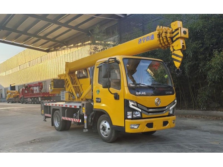 Xe cẩu tự hành hạng nhẹ 5T, STSQ5B