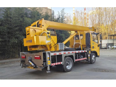 Xe cẩu tự hành hạng nhẹ 5T, STSQ5B