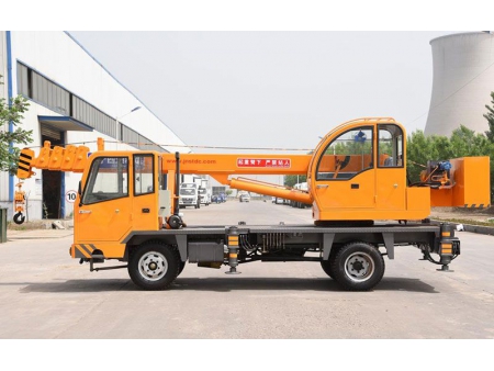 Xe cẩu bánh lốp 6T, STSQ6A