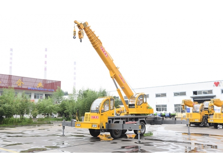 Xe cẩu bánh lốp 12T, STSQ12D