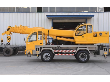 Xe cẩu bánh lốp 12T, STSQ12D