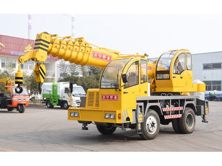 Xe cẩu bánh lốp 6T, STSQ6D