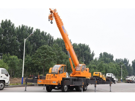 Xe cẩu bánh lốp 20T, STSQ20D