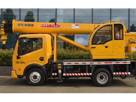 Xe cần cẩu 5T