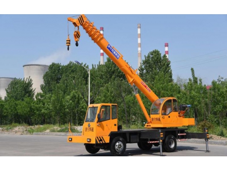 Xe cẩu bánh lốp 8T, STSQ8A