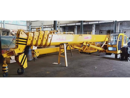 Cần cẩu 18T, STSQ18C