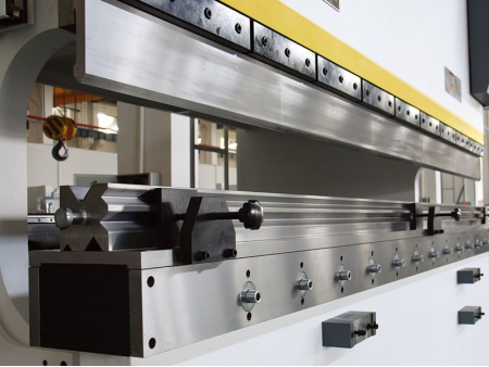 Máy Chấn Tôn Thủy Lực CNC Hạng Nặng