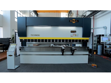Máy Chấn Tôn Thủy Lực CNC