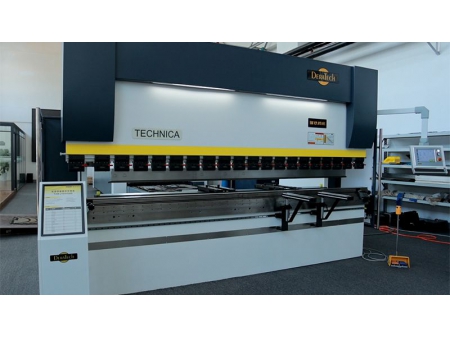 Máy Chấn Tôn Thủy Lực CNC