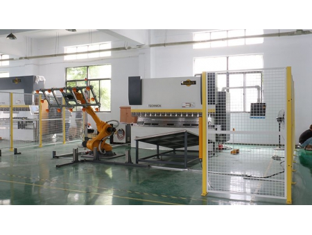 Máy Chấn Gấp Tấm Kết Hợp Robot Cố Định