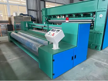 Máy Cắt Và Cuộn Vải