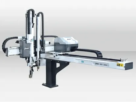 Robot dùng cho máy ép nhựa năm trục