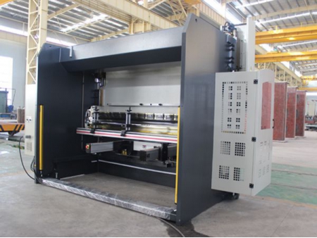Máy Chấn CNC 4 Trục