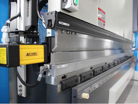 Máy Chấn CNC 6 Trục Accurl-Bend