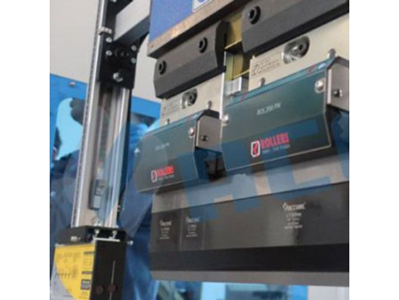 Máy Chấn CNC Với Hệ Thống ESA S660W