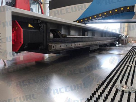 Máy Đột Dập Tháp Pháo Thủy Lực CNC 30 Tấn