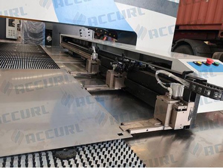Máy Đột Dập Tháp Pháo CNC Truyền Động Servo 30 Tấn