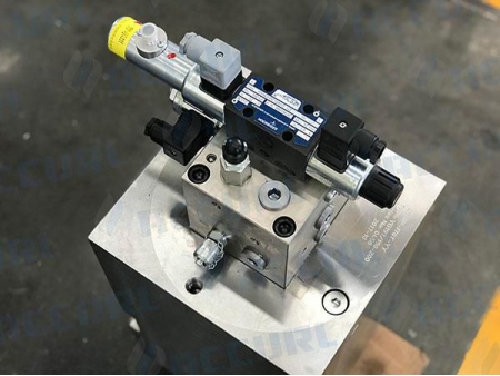 Máy Chấn CNC 6 Trục