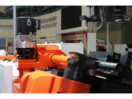 Máy Uốn Ống CNC Đa Trục